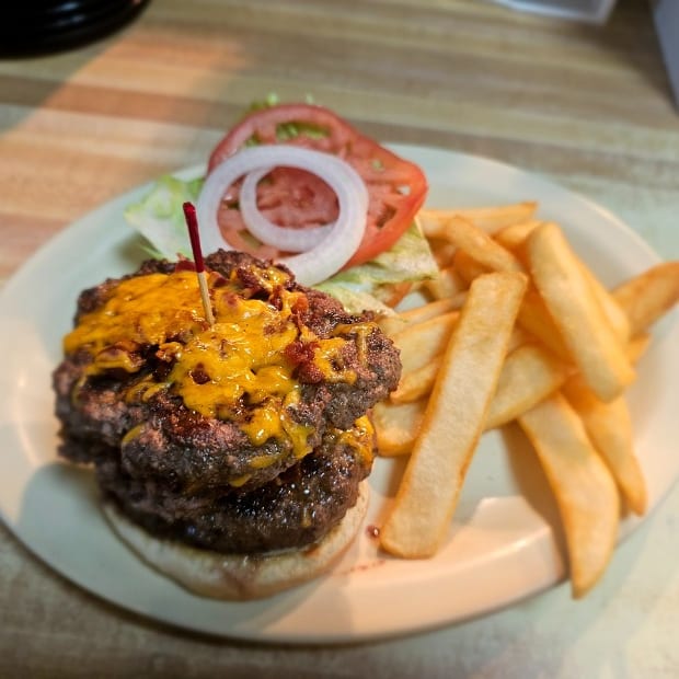 I/O Bac ched burger.