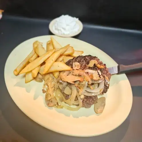 Chopped steak dinner.