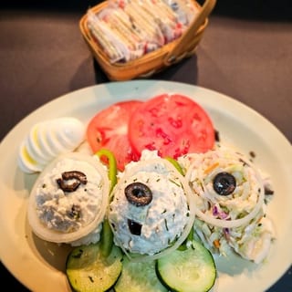 Chicken salad plate
