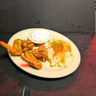Broaster Chicken Wing Dinner